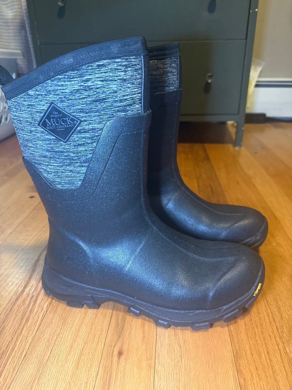 MUCK Boots Women’s 9 Vibram Waterproof Winter Rubber Neoprene Boots Black